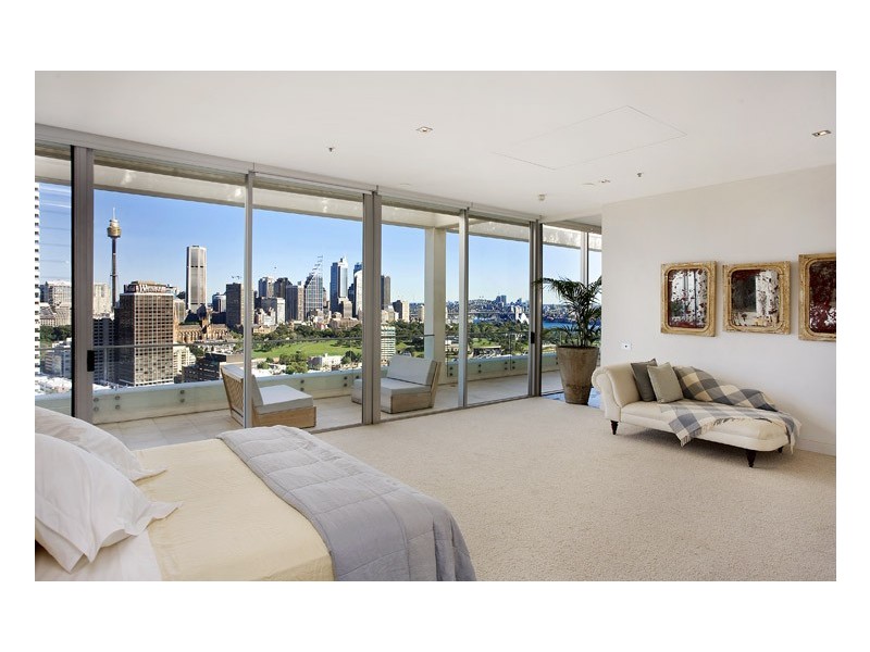 contemporary style bedroom