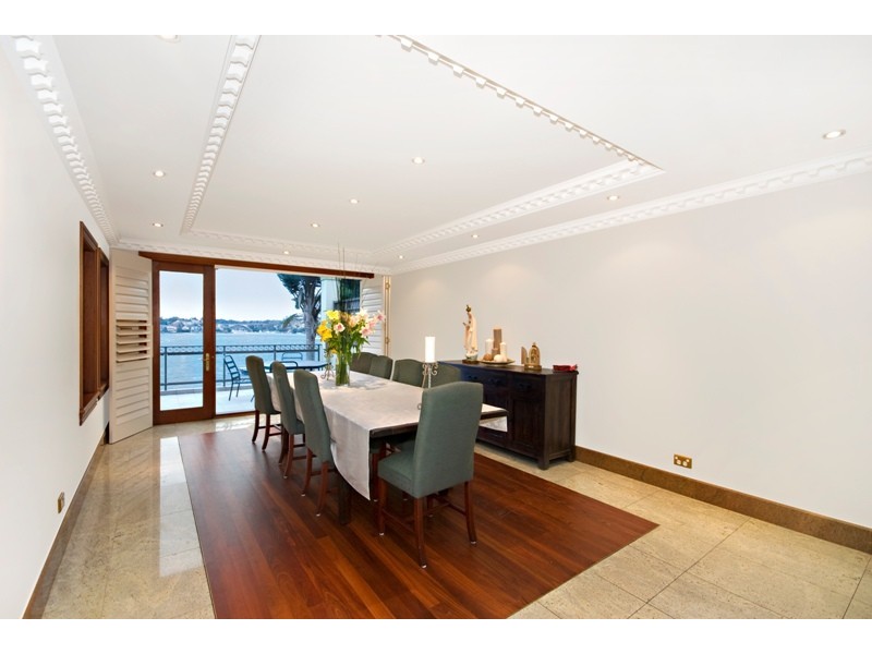 classic style dining room
