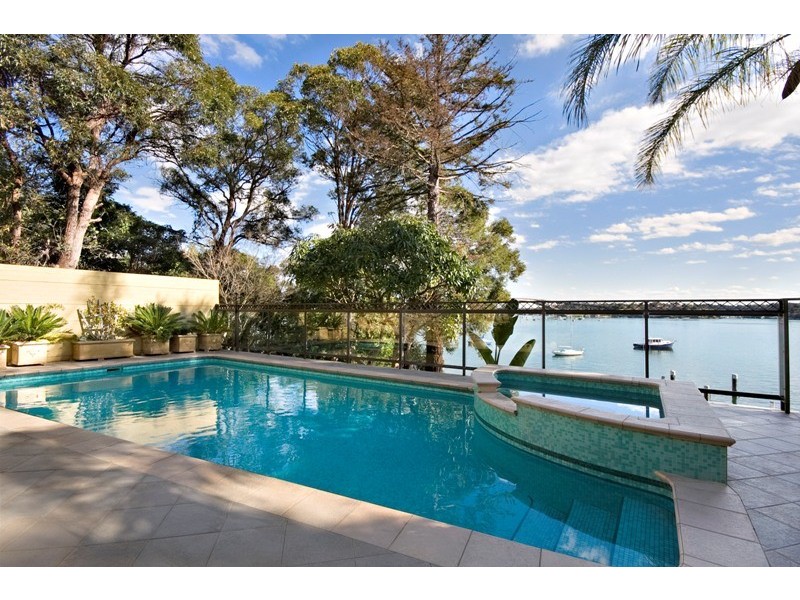 waterfront garden style landscape
