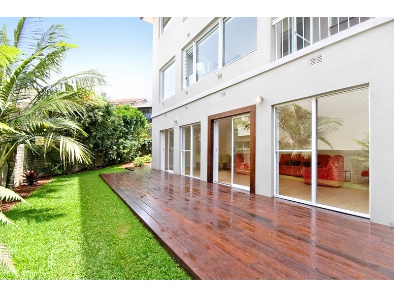 classic & elegant garden style landscape