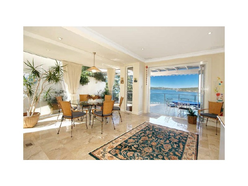 classic style dining room