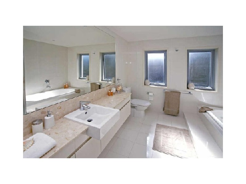 contemporary style bathroom