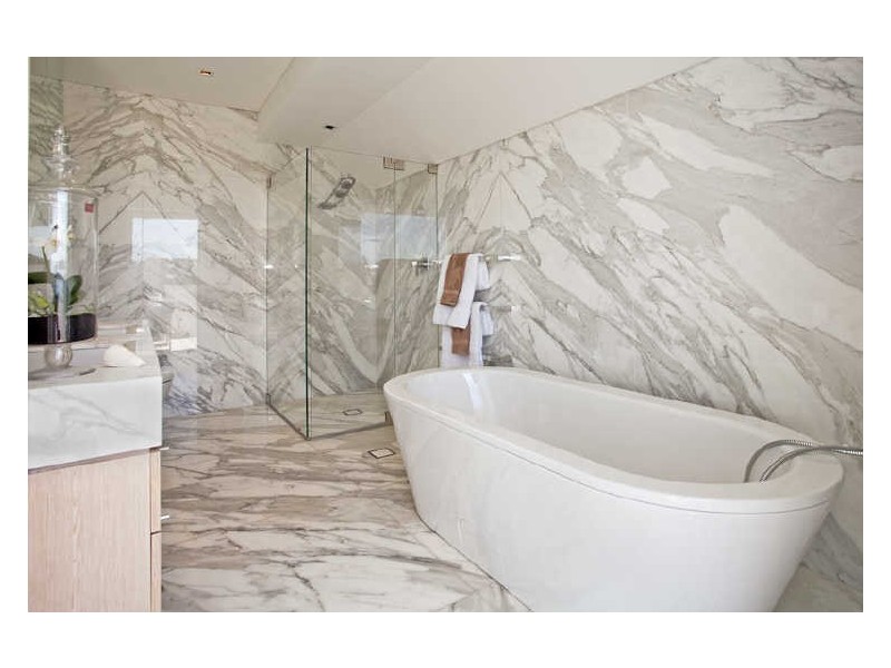 contemporary style bathroom