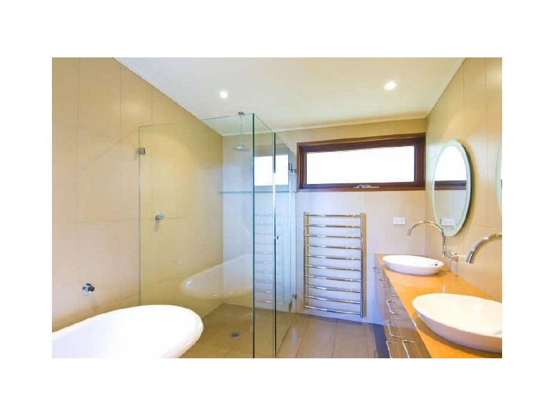 contemporary style bathroom