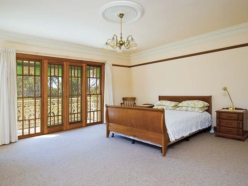 classic style bedroom