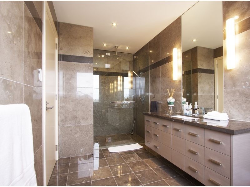 contemporary style bathroom