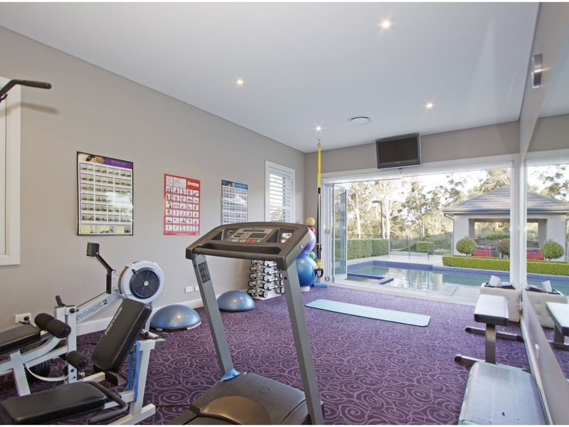 contemporary style bedroom