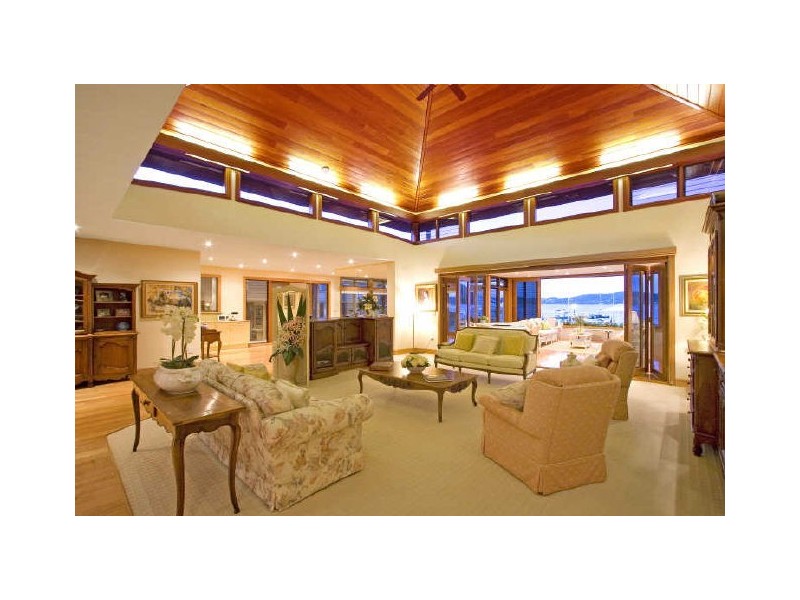 classic style living room