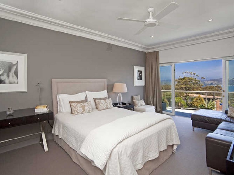 classic style bedroom