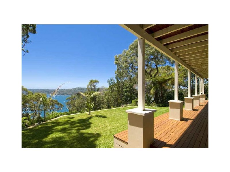 contemporary style bedroom