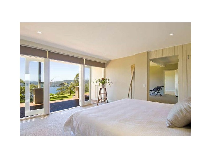 classic style bedroom