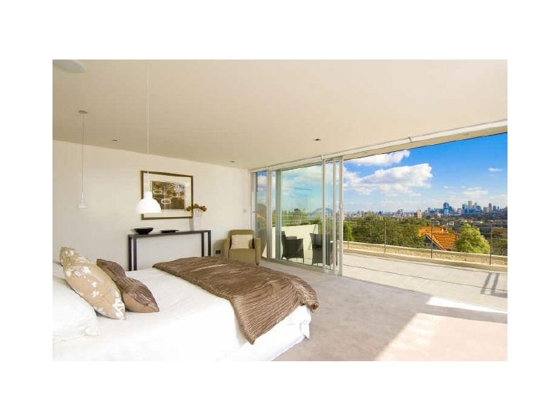 contemporary style bedroom