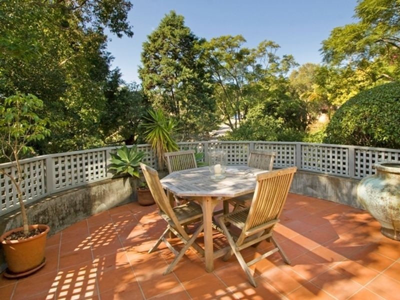 classic style bedroom