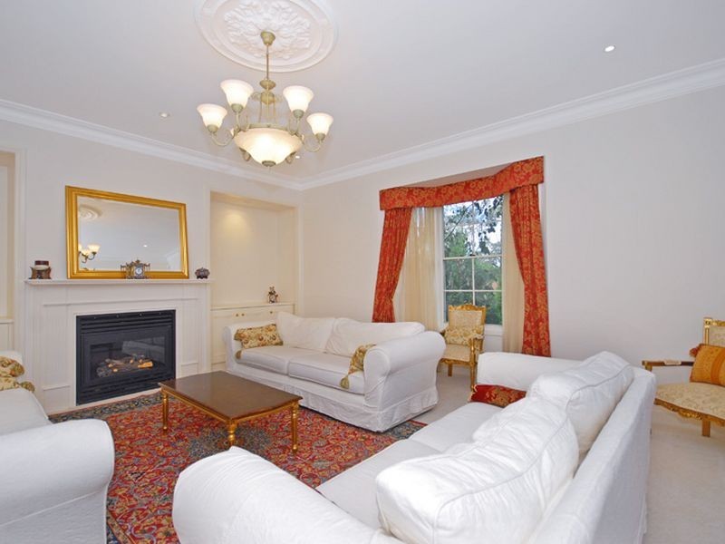 classic style living room