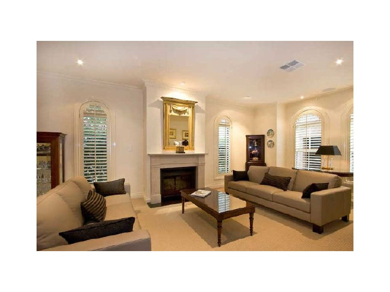 contemporary style living room