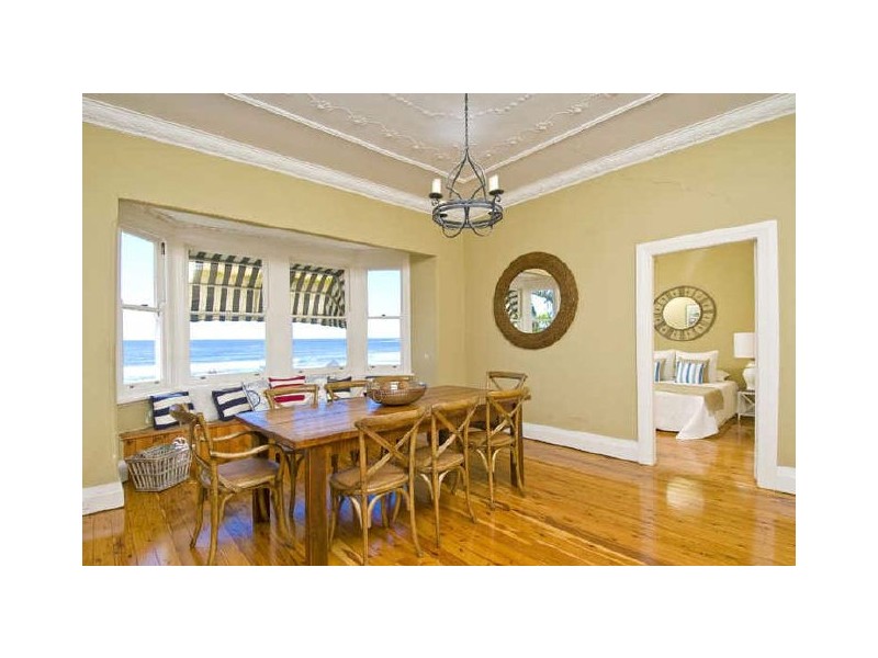 classic style dining room