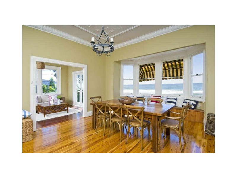 classic style dining room