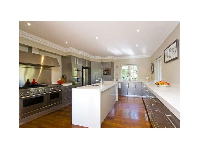 contemporary style kitchen