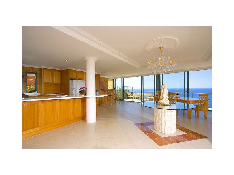 classic style dining room