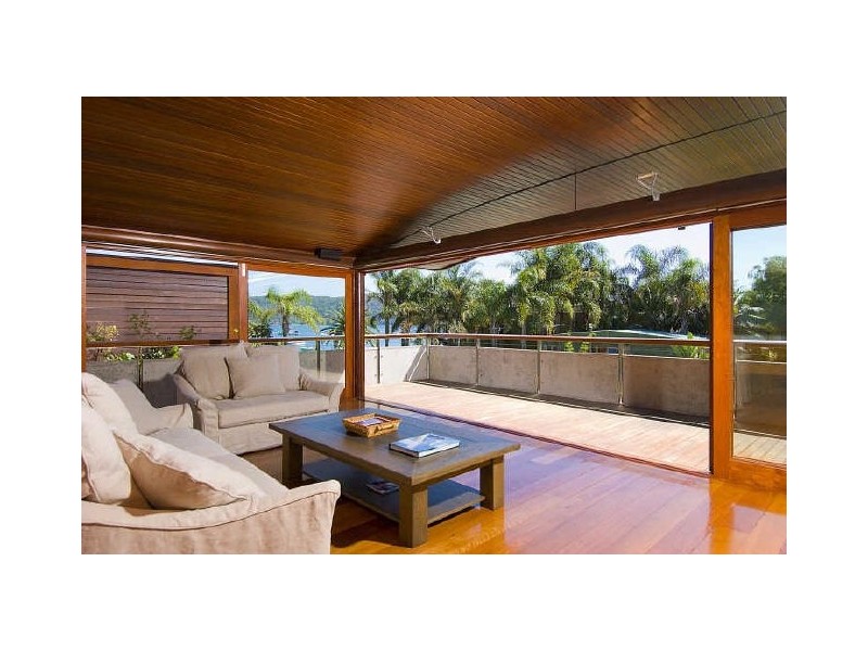 beach style style living room