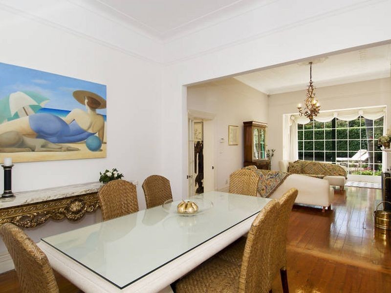 classic style dining room