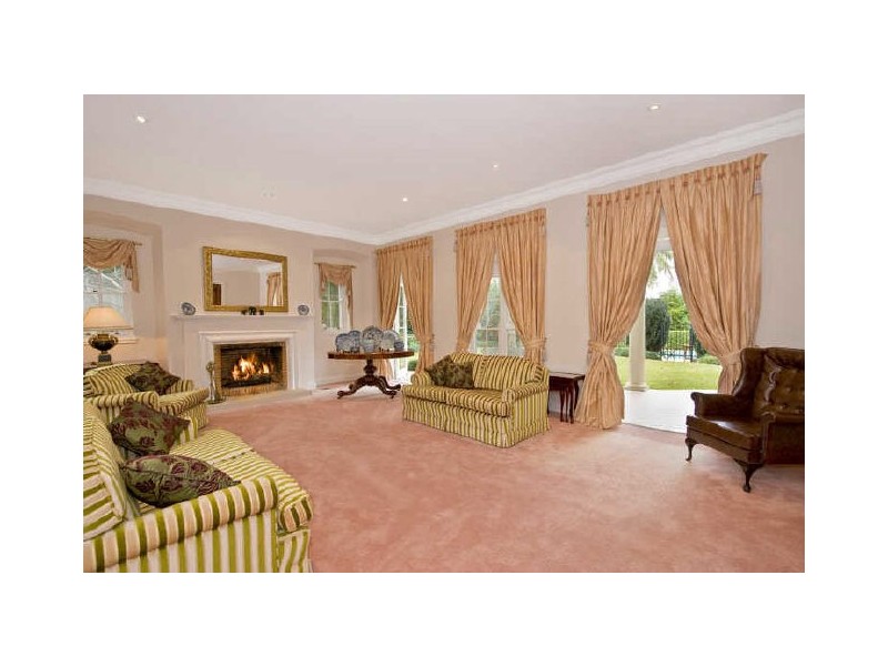 classic style living room