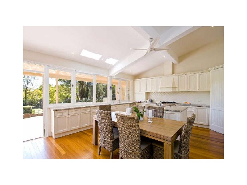 classic style dining room