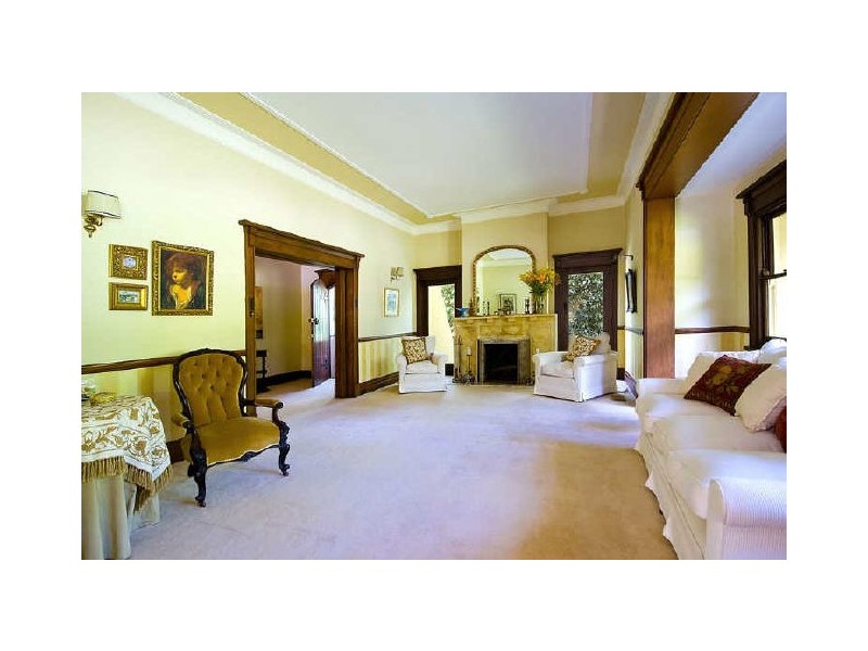 classic style living room