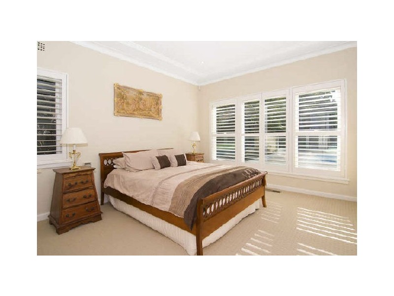 classic style bedroom