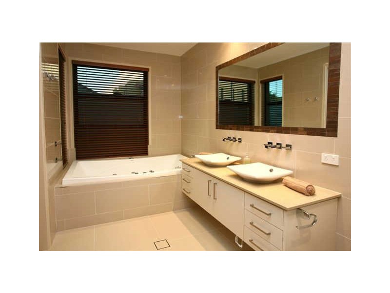 contemporary style bathroom