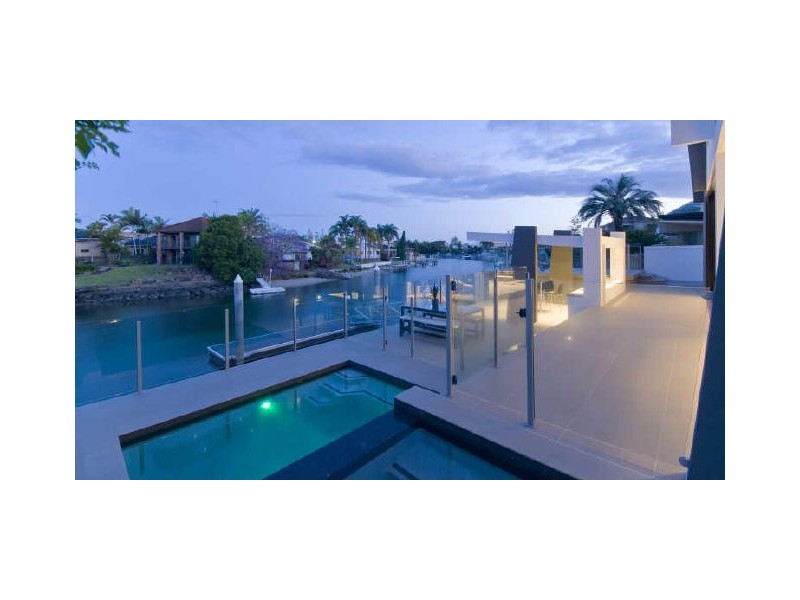 waterfront garden style landscape