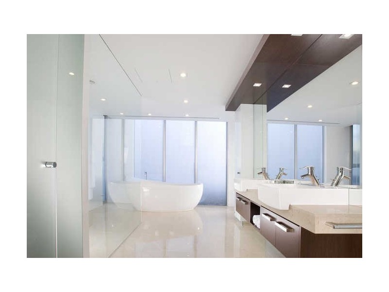 contemporary style bathroom
