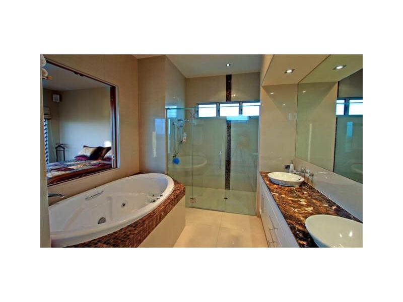 classic style bathroom