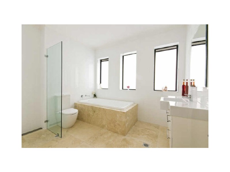 contemporary style bathroom