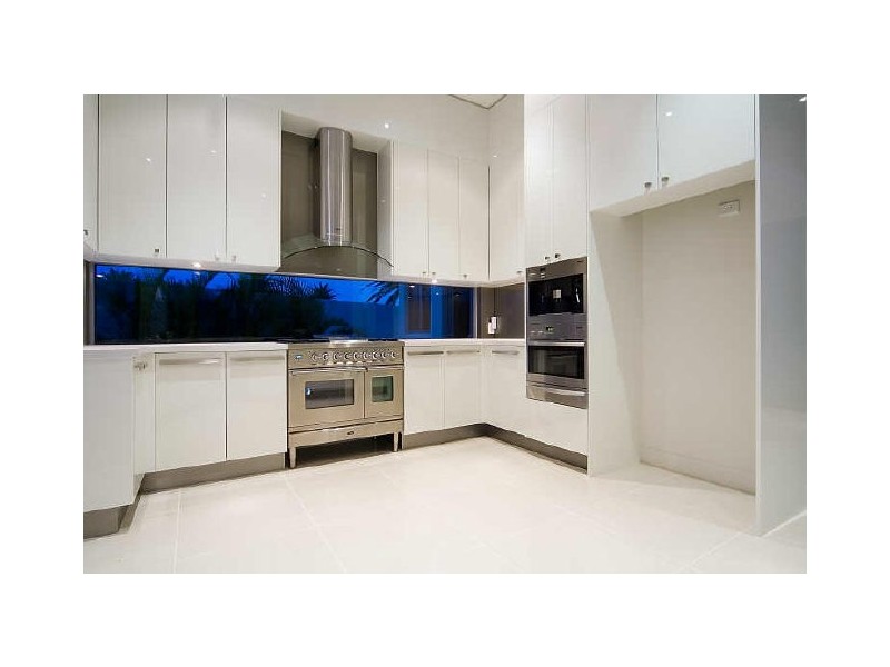 contemporary style kitchen