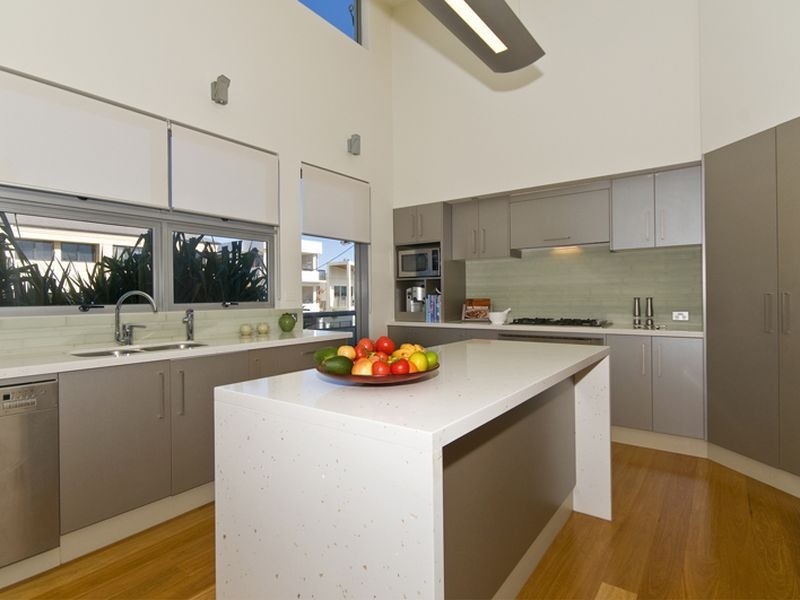 contemporary style kitchen