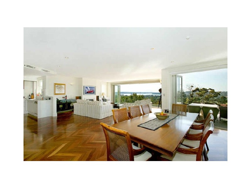 classic style dining room