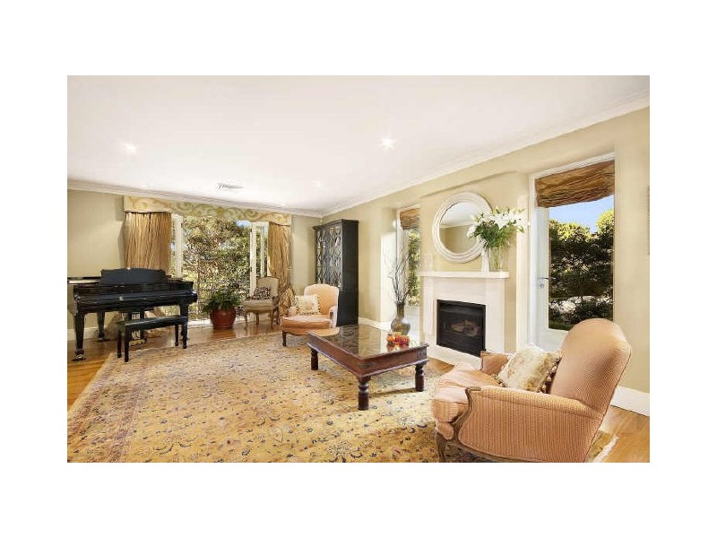 classic style living room