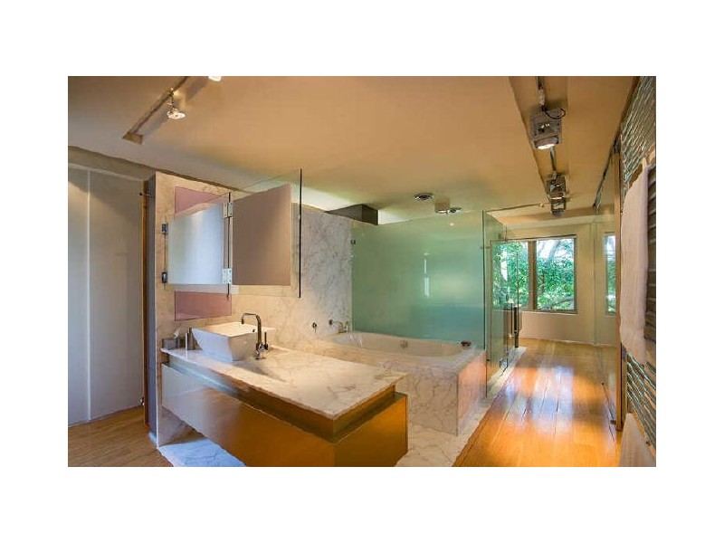 contemporary style bathroom