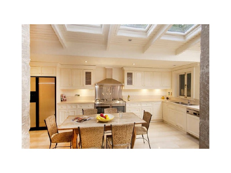 classic style kitchen