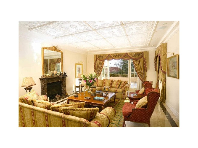 classic style living room