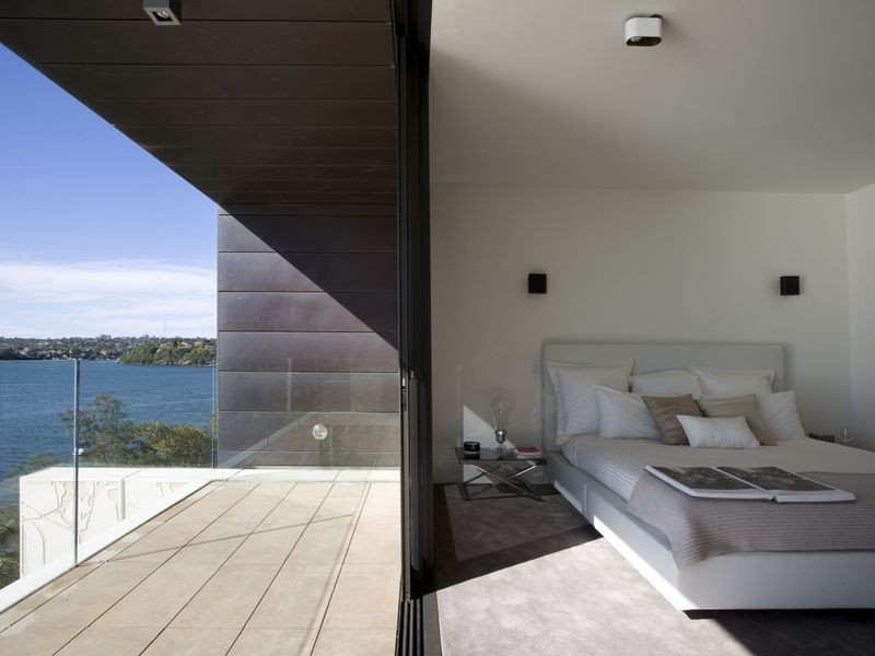 contemporary style bedroom