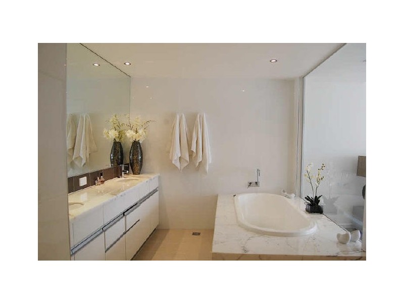 contemporary style bathroom