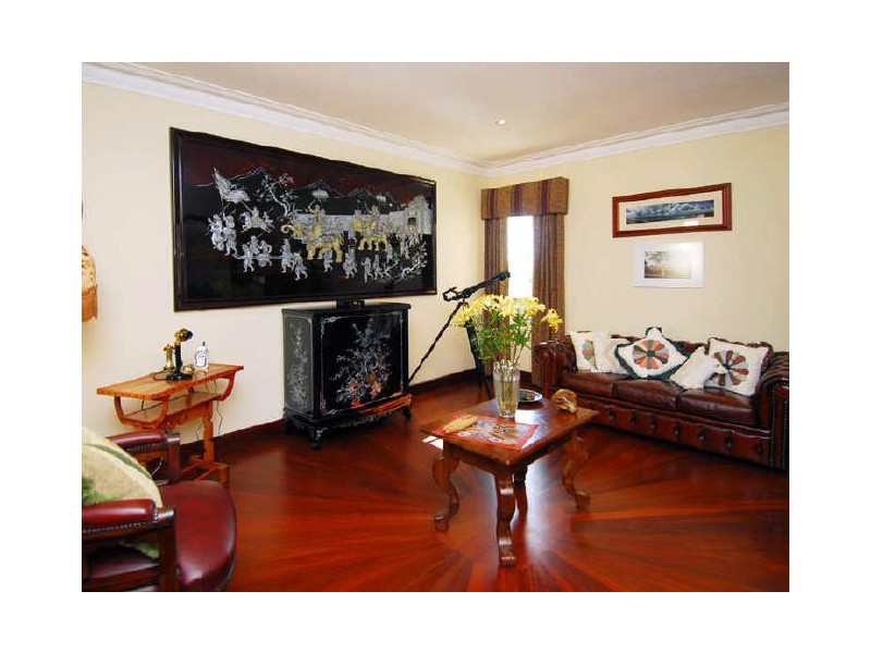 classic style living room