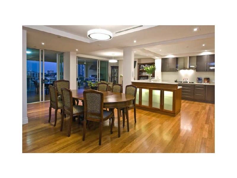 classic style dining room