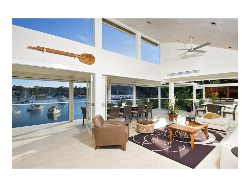 beach style style living room