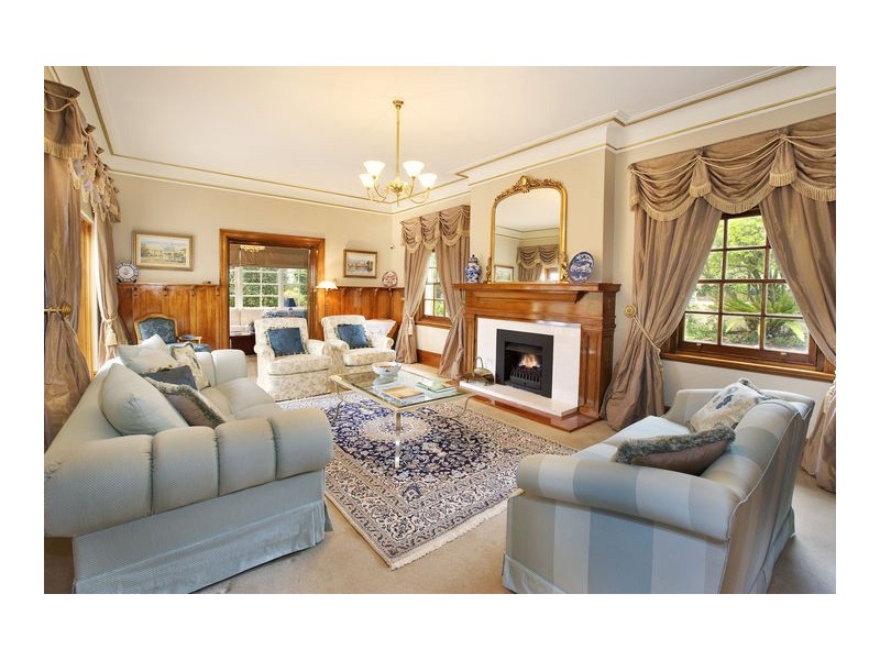 classic style living room