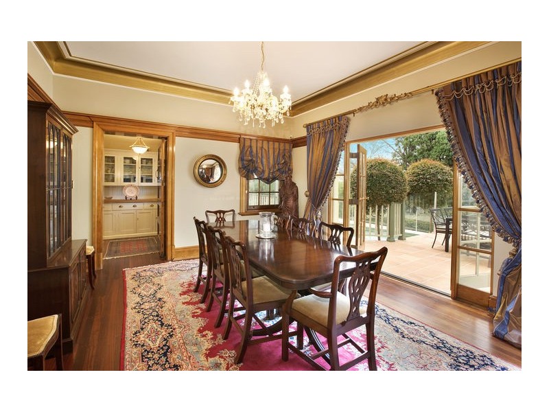 classic style living room