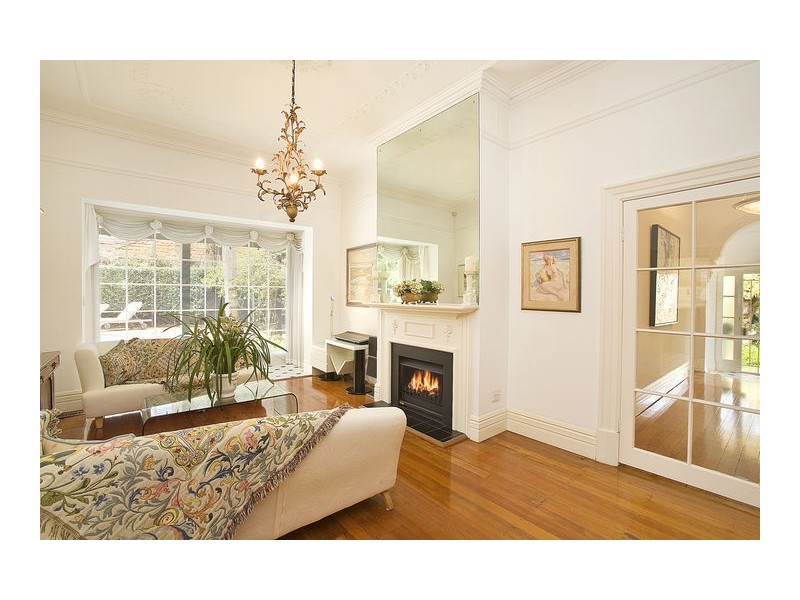 classic style living room