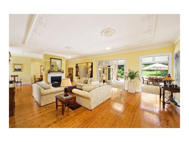 classic style living room